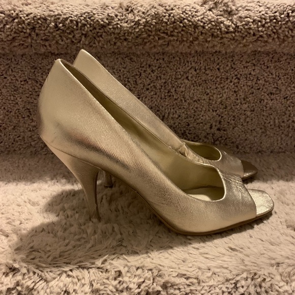 Nine West - Gold Shimmer Open Toed Heels - Picture 2 of 9